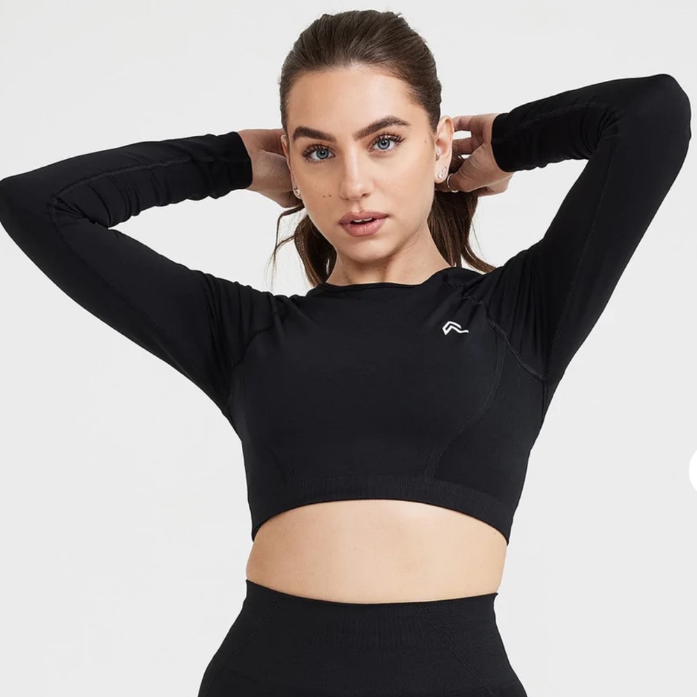 Oner Active Effortless Long Sleeve Crop Top- Black
